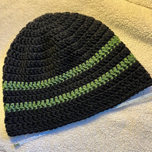 Black and Green Crochet Men Size Beanie - Picture 3 of 3